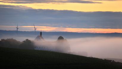 Symbolbild: Karl-Josef Hildenbrand
Denkmäler und Windräder. . Für den VLAB keine gute Kombination,.