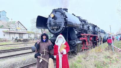 Bild: pßl
Dieser Dampfzug fahrt am 9. Dezember nach Regensburg. Mit an Bord werden auch der Nikolaus und der Krampus sein.