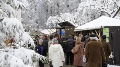 Bild: Petra Hartl
Der Forstliche Weihnachtsmarkt auf dem Mariahilfberg in Amberg ist ein Geheimtipp für alle, die besinnlich in die Weihnachtszeit starten wollen.