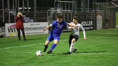 Archivbild: Dieter Jäschke
Josef Rodler (links) und seine Teamkollegen von der SpVgg SV Weiden wollen gegen den TB Roding den elften Sieg in Folge feiern.