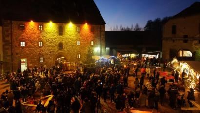 Bild: Stadt Vilseck/exb
Der Romantische Weihnachtsmarkt findet auf Burg Dagestein in Vilseck statt.
