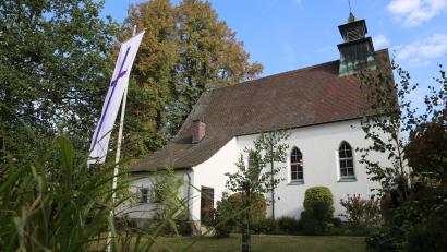 Bild: wku
Die Gustav-Adolf-Gedächtniskirche in Hirschau war Ziel von Einbrechern. Sie scheiterten an der Eingangstür.