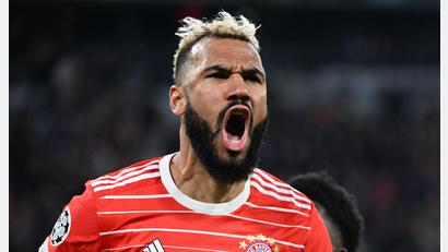 Bild: Sven Hoppe/dpa
Eric Maxim Choupo-Moting ist am Sonntag, 3. Dezember, in Floß zu Gast.