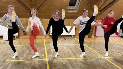 Bild: FG Knappnesia
Richtig schwitzen müssen die Gardetänzerinnen der FG Knappnesia zurzeit im Trainingsraum des Vereinsheimes an der Frommstraße.