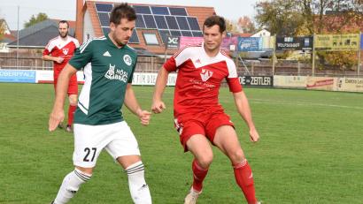 Archivbild: Gebert
Matthias Männl (links/Szene aus einem anderen Spiel) vetrat Frantisek Nedbaly beim Spiel in Stadeln als Trainer.
