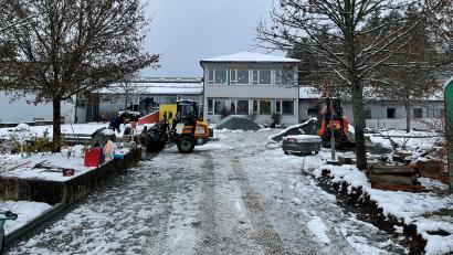 Bild: Gemeinde Neusorg/exb
Zur Brandschutzertüchtigung der Neusorger Grundschule gehört auch die Neugestaltung des Pausenhofs.