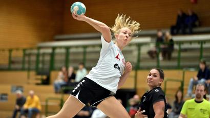 Archivbild: Hubert Ziegler
Selina Sensen erzielte bei der 22:24-Niederlage des HC Sulzbach gegen HaSpo Bayreuth sieben Treffer.