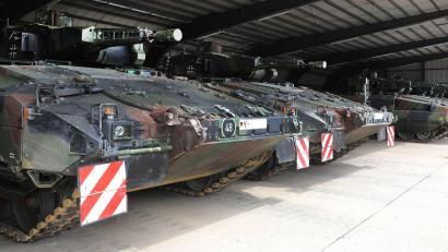 Bild: Gerhard Götz
Das Panzergrenadierbataillon 122 wird Oberviechtach bis 2026 verlassen haben. Auch die Puma-Schützenpanzer ziehen mit nach Litauen um.