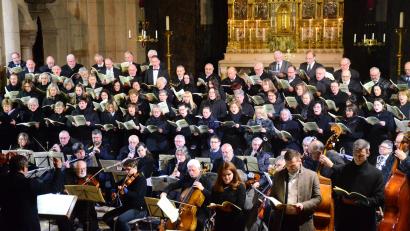 Bild: Kunz
Piotr Pajak dirigiert Projektchor, Solisten und Orchester.