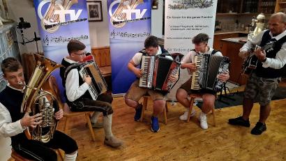 Bild: R. Kreuzer
Zünftige Stimmung bietet das letzte Musikantentreffen in diesem Jahr.