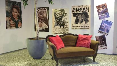 Bild: Hirsch
Eine Ausstellung erinnert an die 113-jährige Kino-Geschichte in Schwandorf. Übrig geblieben ist das Lichtwerk-Kino in der Postgartenstraße, das Inhaber Karl-Heinz Saur derzeit selbst betreibt.