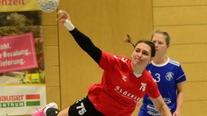 Archivbild: mhs
Die Handballerinnen der HSG Nabburg-Schwarzenfeld (vorne Alina Just) empfangen am Samstag den HC Sulzbach.
