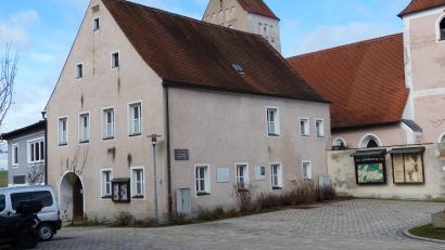 Bild: hme
Welche Pläne hat die evangelischen Kirche mit dem Gemeindehaus? Eine Frage, die die Kohlberger umtreibt.