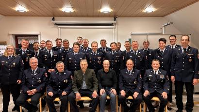 Bild: Josef Graml/exb
Verabschiedungen, Ehrungen und Beförderungen stehen beim Kameradschaftsabend der Feuerwehr Ursensollen auf dem Programm.