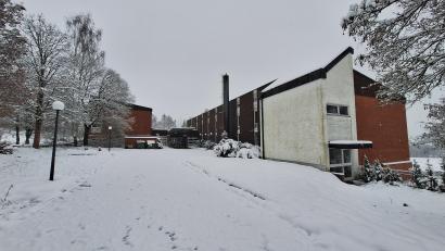 Bild: bey
Das BRK-Haus In Pleystein muss vor einer möglichen Aufnahme von Flüchtlingen noch saniert werden, vor allem mit Blick auf den Brandschutz