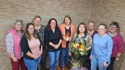 Bild: Pamela Wünsche/exb
Die neue Vorstandschaft der SPD-Frauen: Bettina Hösl, Corinna Egner, Barbara Bannert, Andrea Egner, die ehemalige Landtagsabgeordnete Annette Karl, erste Vorsitzende Birgit Vogel, Ingrid Schell, Michaela Egner und Ruth Geyer. Nicht im Bild: Yvonne Pentner und Daniela Jakob.