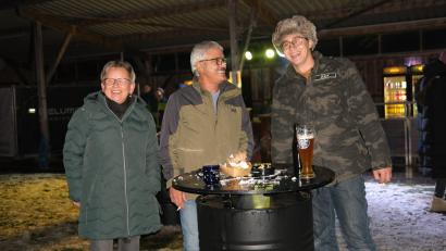 Bild: Hirsch
Gut gelaunt feiern die Partygäste zum Auftakt des Winterfestivals "Frozen Beluma" auf dem Skilift-Gelände Ödengrub.