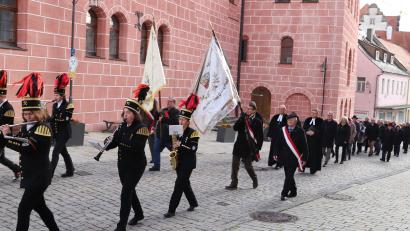 Bild: cog
Die Bergknappenkapelle führte den Festzug zum Reformationsfest von der Bastei durch die Stadt an.