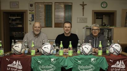 Bild: jtr
Sie sollen künftig die sportlichen Geschicke beim 1. FC Schlicht leiten (von links). Peter Lehner, Erich Pirner und Wolfgang Ringer.