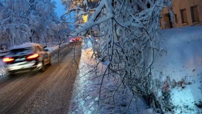 Bild: Sven Hoppe/dpa
Schnee und Eis haben in Süddeutschland zu großen Beeinträchtigungen im Verkehr geführt.