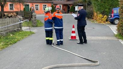 Bild: Angelina Dagner (FF Hammerles), Fabian Schreffl (FF Parkstein)/exb
Wissenstest der Jugendfeuerwehr im Bereich 3/1 in Hammerles