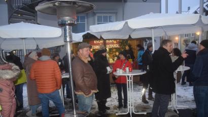 Bild: fz
Zum Auftakt war das "Weihnachtsstandl" gut besucht.