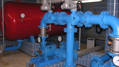 Bild: bö
Der Wasserzweckverband der Vils-Naab-Gruppe erhöht ihren Wasserpreis zum 1 Januar 2024. .