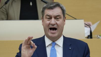 Bild: Uwe Lein/dpa
Markus Söder (CSU), Parteivorsitzender und Ministerpräsident von Bayern, hält während einer Sitzung des bayerischen Landtags seine erste Regierungserklärung der neuen Wahlperiode.
