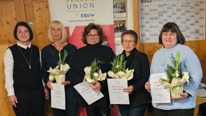 Bild: Silke Kunz/exb
FU-Vorsitzende Claudia Kammerl (von links), Gabriele Strobl, Renate Futterknecht, Barbara Wagner und Ingrid Kotz.