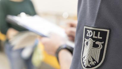 Archivbild: Zoll/exb
Die Finanzkontrolle Schwarzarbeit des Hauptsollamts Regensburg leitete nach ihren Kontrollen in Gebäudereinigungsbetrieben mehrere Straf- und Ordnungswidrigkeitsverfahren ein.