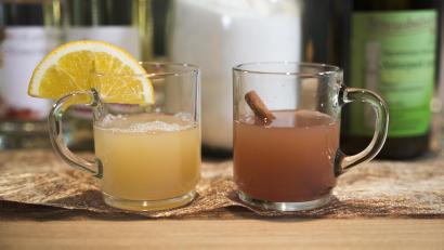 Bild: Graf, Jakob
Quittenpunsch (links) und Glühgin: eine fruchtige, aromatische Alternative zum klassischen Glühwein.