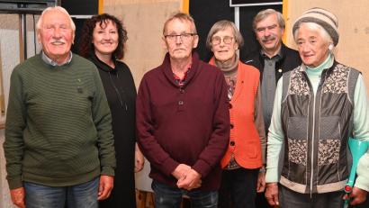 Bild: gf
Ehrungen standen bei der Siedlergemeinschaft Gailoh auf der Tagesordnung. Von links: Walter Witetschek, Regina Schmidt, Dieter Dengler (er nahm die Urkunde für Barbara Labyk entgegen), Mathilde Zeiser, Reinhold Ott und Vera Suchy.