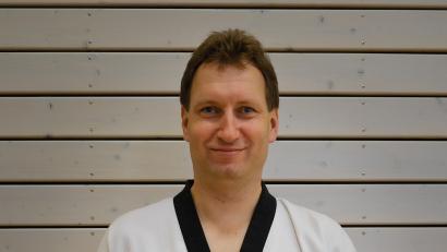 Bild: Jürgen Brand/exb
Christian Pirner vom TuS Rosenberg erhielt in Fürth den 6. Dan im Taekwondo.