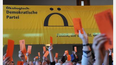 Archivbild: Armin Weigel
Die ÖDP in Bayern plant neue Volksbegehren. Bei der ÖDP Amberg-Sulzbach war das Thema.