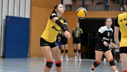 Archivbild: Hubert Ziegler
Lorena Tilgen (links) und die Volleyballerinnen des SV Hahnbach gastieren am Sonntag in Fürth.