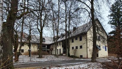 Archivbild: kaz
Die Jugendherberge Falkenberg im Gemeindeteil Tannenlohe liegt zwischen dem Waldnaabtal und der Bundesstraße 299 nach Erbendorf.