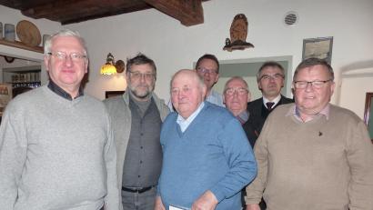 Bild: ban
Die Geehrten und Verantwortlichen der Kolpingfamilie Erbendorf Johannes Reger (von links), Kolpingvorsitzender Wenz Brenner, Hermann Meister, Karl-Heinz Barth, Johann Fütterer, Präses Martin Besold und Rolf Hanauer.