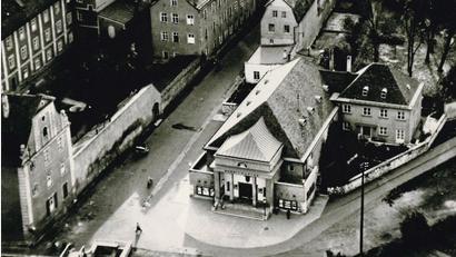 Bild: Archiv Amberger Zeitung/ exb
Diese undatierte Aufnahme zeigt das Park-Theater, ehemals ein Kino, heute Pizzeria, von oben. Das Stadtmuseum sucht für eine Sonderausstellung zum Thema Amberger Kinogeschichte(n) Leihgaben.