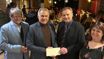 Bild: Lebenshilfe Kreisverband Tirschenreuth/exb
Von link Stiftungsvorstandsmitglied Friedrich Wölfl, Stiftungsvorstandsvorsitzender Roland Grillmeier, Geschäftsführer Berthold Kellner und Verwaltungsleiterin Astrid Eisner.