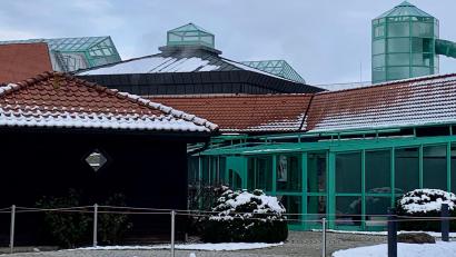 Bild: Gabi Schönberger
Das Dach von Thermenwelt und Eisstadion wird komplett erneuert.