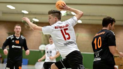 Bild: Hubert Ziegler
Fabian Wedel (Mitte) und die Handballer vom HC Sulzbach empfangen am Samstag die HSG Nabburg-Schwarzenfeld.