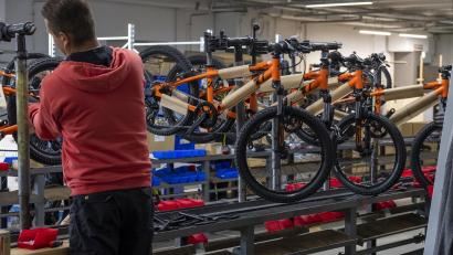 Archivbild: Ghost
Die Produktion von Ghost-Fahrrädern in Waldsassen wird geschlossen und ins Ausland verlegt. 83 Mitarbeiter verlieren ihren Job.