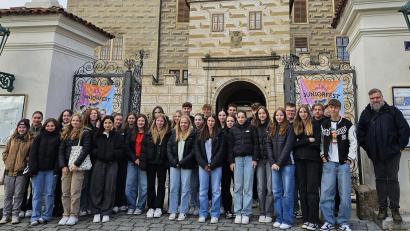 Bild: Elisabeth Schneider/exb
Die Realschüler aus Nabburg besuchen das Juniorfest in der Partnerstadt Horšovský Týn (Tschechien).