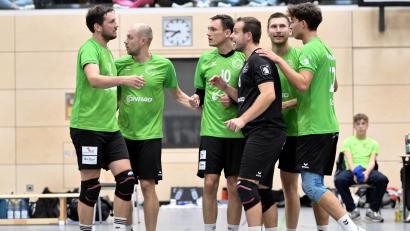 Archivbild: Hubert Ziegler
Spielertrainer Florian Birner (Dritter von rechts) muss vor dem Heimspiel seines VC Amberg gegen den TSV Eibelstadt ein Personal-Puzzle lösen.