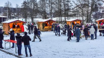 Archivbild: bsc
Die Friedenfelser Dorfweihnacht lockte im vergangenen Jahr viele Besucher. Heuer gibt es eine Neuauflage.