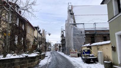 Bild: stg
Die jüngste Sitzung des Stadtrates machte deutlich: Am Höhenniveau der Trautenbergstraße wird nicht gerüttelt und im ehemaligen "Lenzbräu" (rechts) wird die erste "Open Library" der Oberpfalz entstehen.