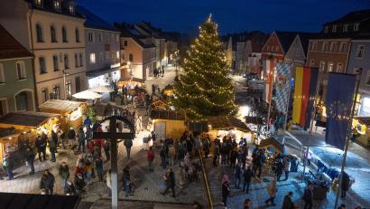 Bild: u
Für den Hirschauer Weihnachtsmarkt gab es auch in der Sitzung des Stadtrates viel Lob.