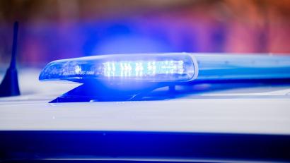 Symbolbild: Christoph Soeder/dpa
Die Weidener Polizei sucht nach dem Verursacher eines Parkplatzremplers.