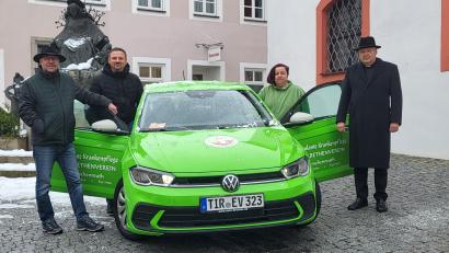 Bild: Marion Mayer/exb
Martin Kneidl, Vorstand Caritas Tirschenreuth, Geschäftsführer des Elisabethenvereins Rainer Schmid, Pflegedienstleitung Cordula Köhler und Monsignore Georg Flierl sehen dem Trägerwechsel des Elisabethenvereins zur Caritas positiv entgegen.