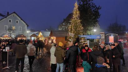 Bild: mfh
Gut besucht war am zweiten Adventswochenende die Rosenberger Dorfweihnacht.